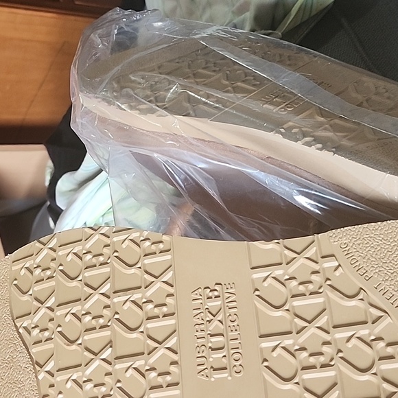 Winter boot - Picture 2 of 8